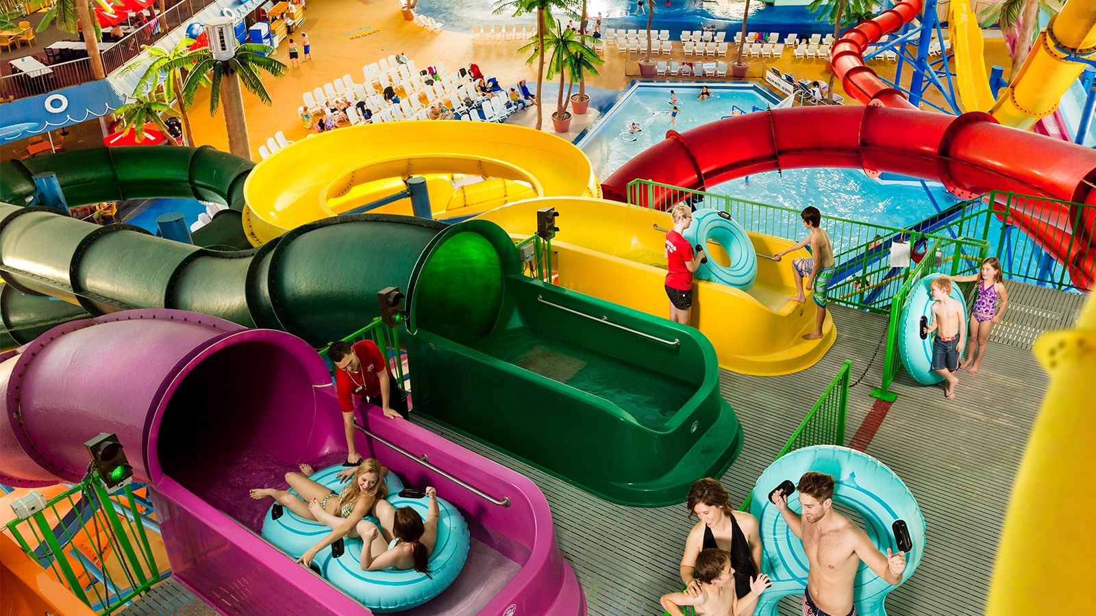 Можно ли в аквапарк. Fallsview Indoor Waterpark. Аквапарк Ниагара открытие. Аквапарк Ниагара Канада. Аквапарк Ниагара вид сверху.